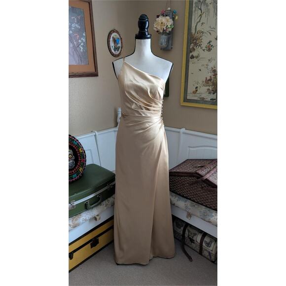 Gold Galina Signature One Shoulder Maxi Dress - Picture 1 of 5